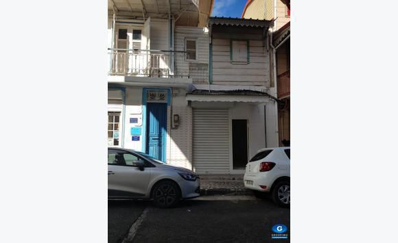 Un Local Commercial 1 Rue Alsace.