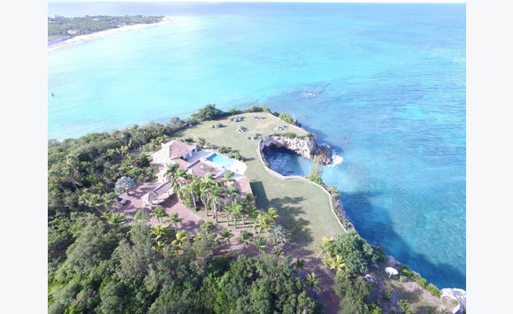 Propriété unique en bord de mer