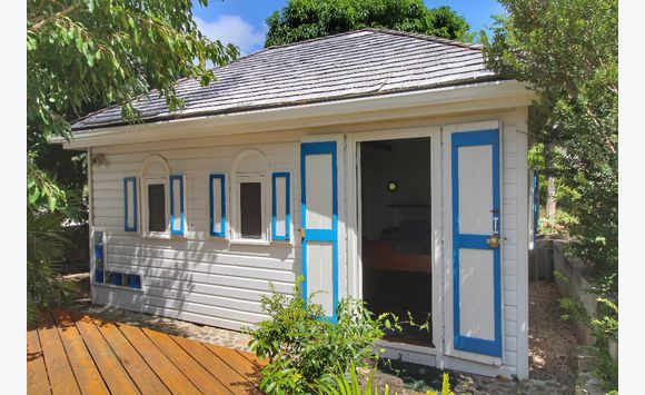 Almond Grove Estate "Bed n Breakfast"