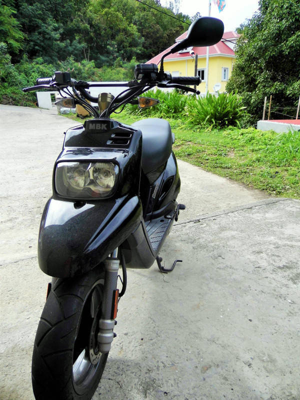 Scooter 50cm 3 mbk booster spirit 13 black - Motorbikes, scooters & quads  Saint Barthélemy • Cyphoma