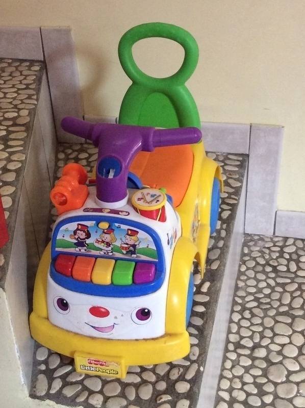 Bearer pusher fisher price Childcare Baby Gear Saint Martin • Cyphoma