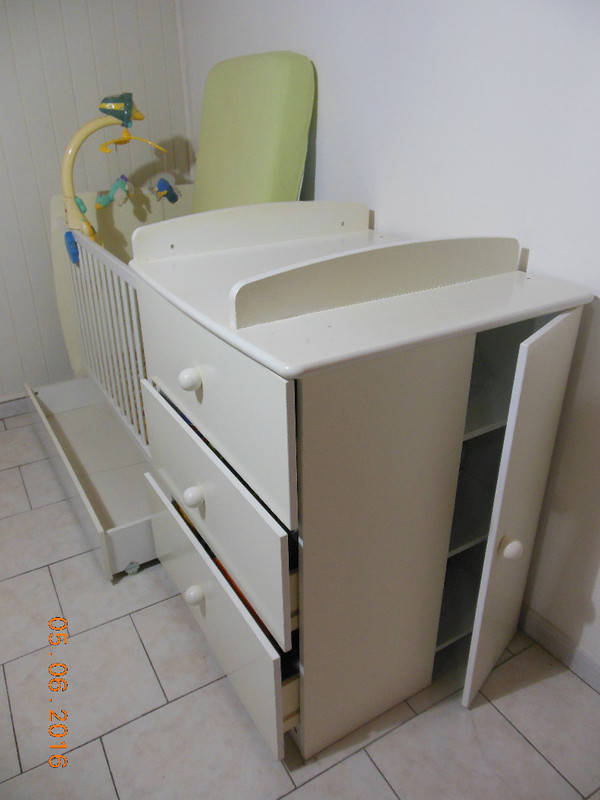 Berceau Evolutif Avec Commode Marque Sauthon Easy Puericulture Equipement Bebe Martinique Cyphoma
