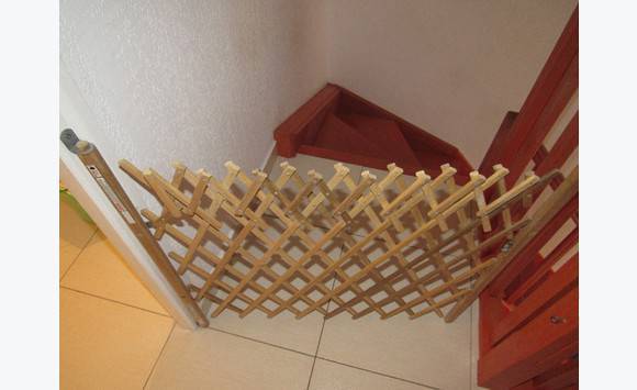 accordion baby gate