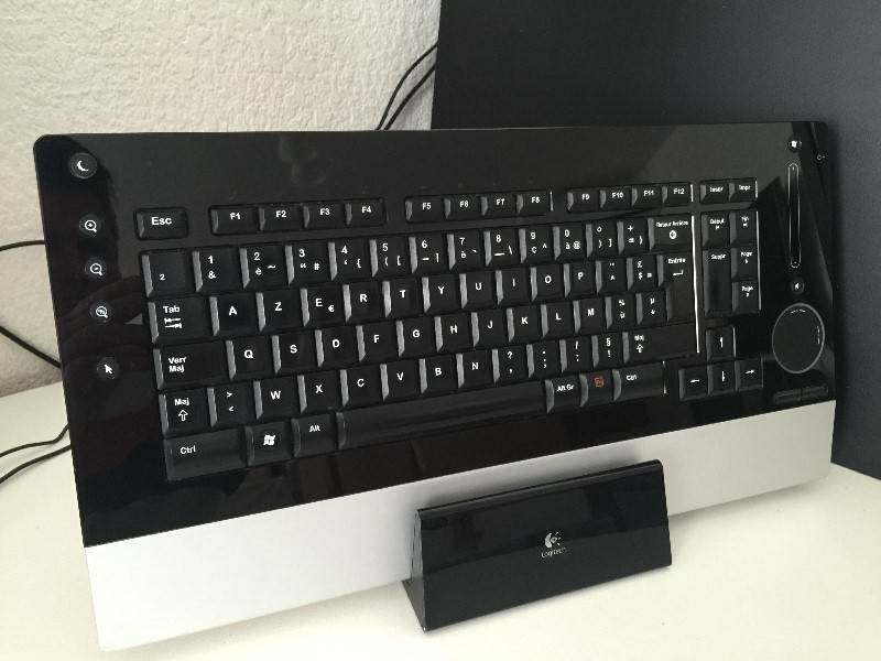 Bluetooth logitech dinovo edge keyboard - Computers Saint Martin 