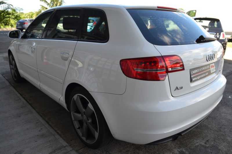 Audi a3 1. 6 tdi 90ch dpf attraction 3p - Voitures ...