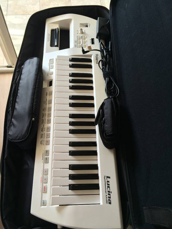 Keyboard roland lucina ax 09 - Musical Instruments Saint