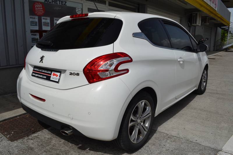peugeot 208 1. 6 vti allure 3p - voitures guadeloupe • cyphoma