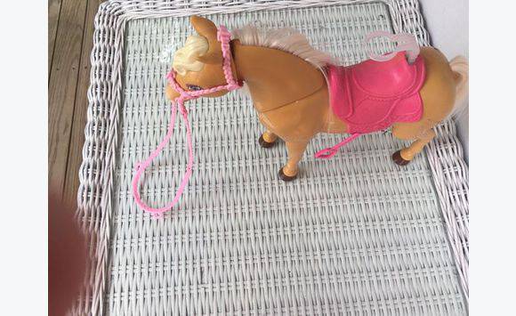 cheval pour barbie
