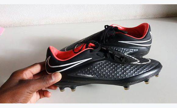 hypervenom black and pink