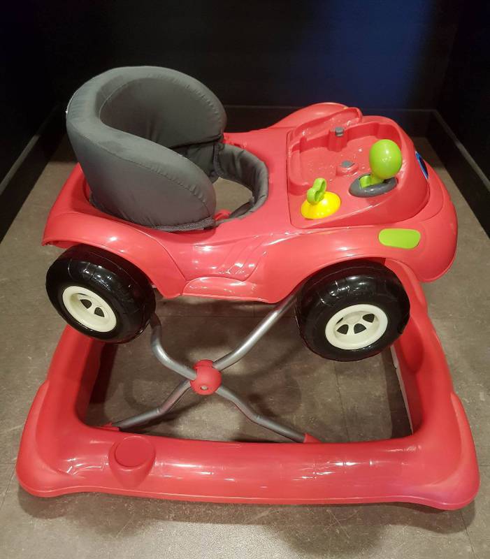 trotteur voiture pour bébé