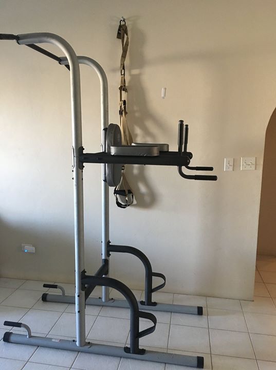 Gold's gym workout discount station