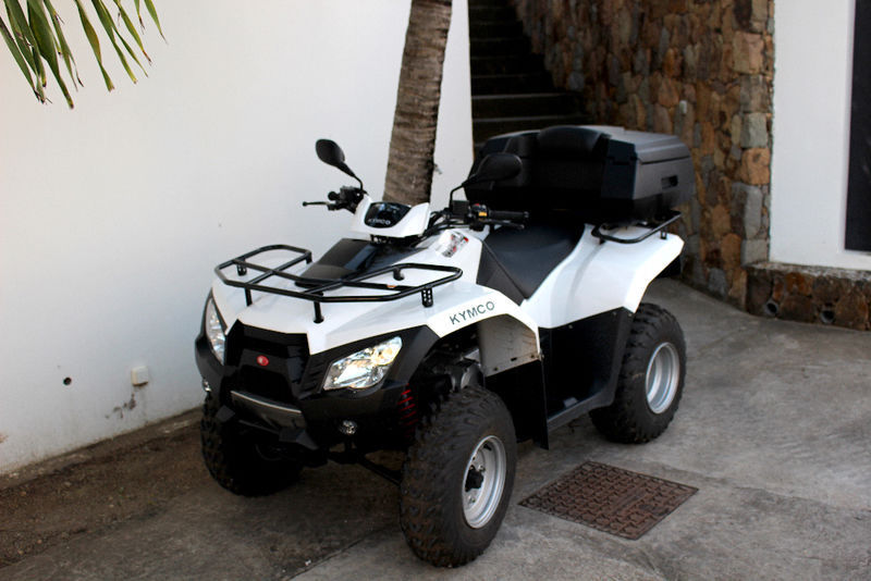 Quad 300cc Motos, scooters & quads Saint Barthélemy • Cyphoma