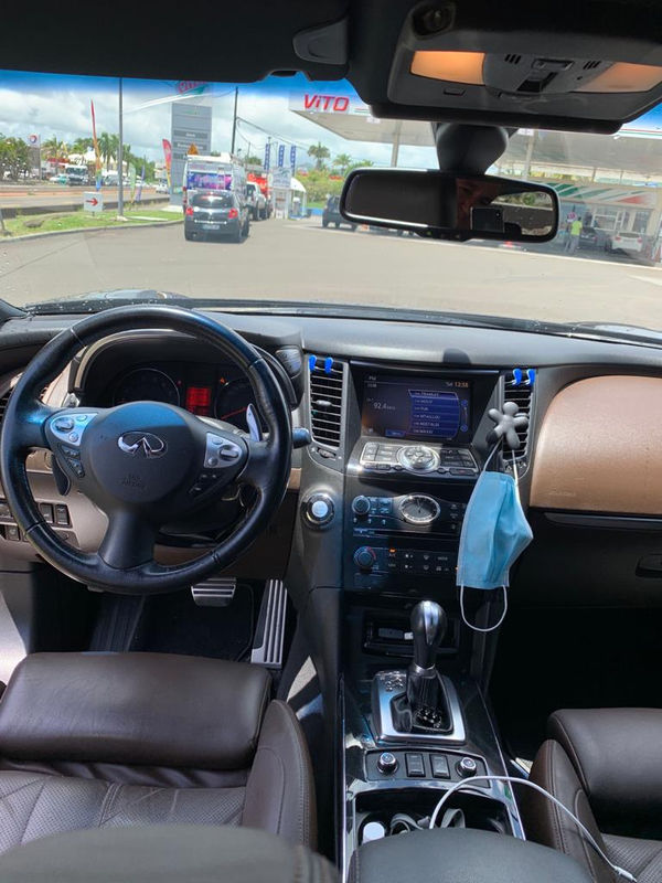 Infiniti fx 37 s premium - Voitures Martinique • Cyphoma