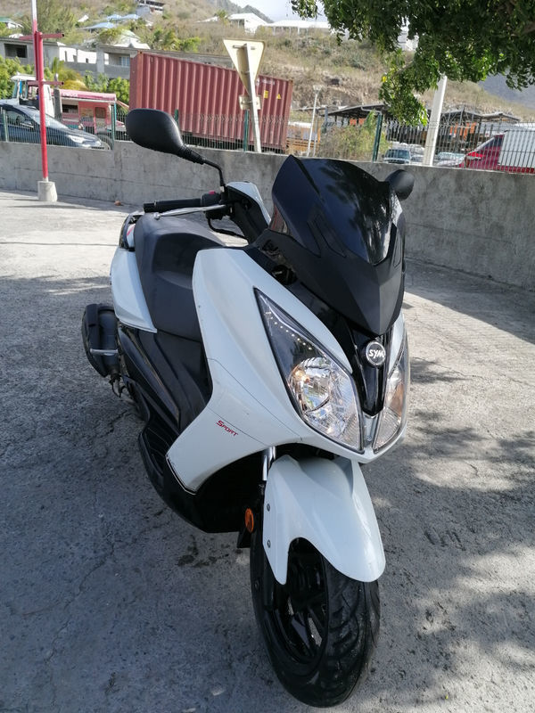 Scooter Motos, scooters & quads SaintMartin • Cyphoma